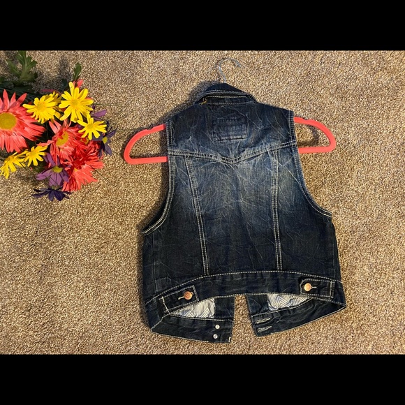 Vanity Denim Vest - Picture 4 of 5